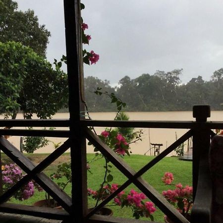 Osman'S Homestay Sukau Exterior foto
